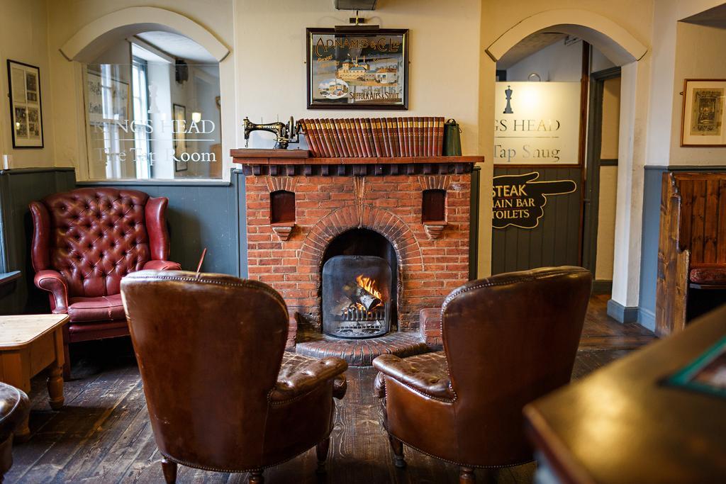 Bed and Breakfast Kings Head Holt Holt  Exterior foto