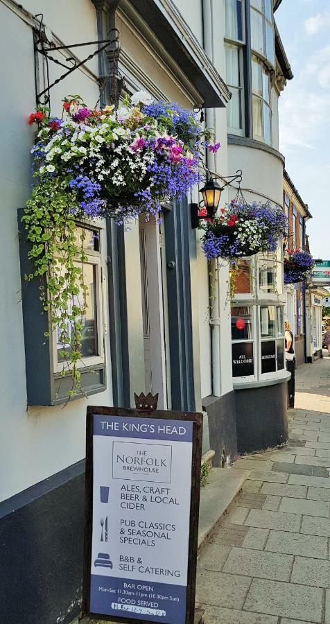 Bed and Breakfast Kings Head Holt Holt  Exterior foto